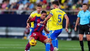 Vitor Roque jugó 61 minutos contra el Cádiz