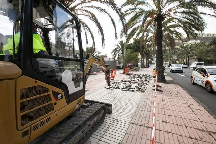 01.04.19.Las Palmas de Gran Canaria. Obras para la construcción del carril bici en el Paseo de Chil. Foto Quique Curbelo  | 01/04/2019 | Fotógrafo: Quique Curbelo