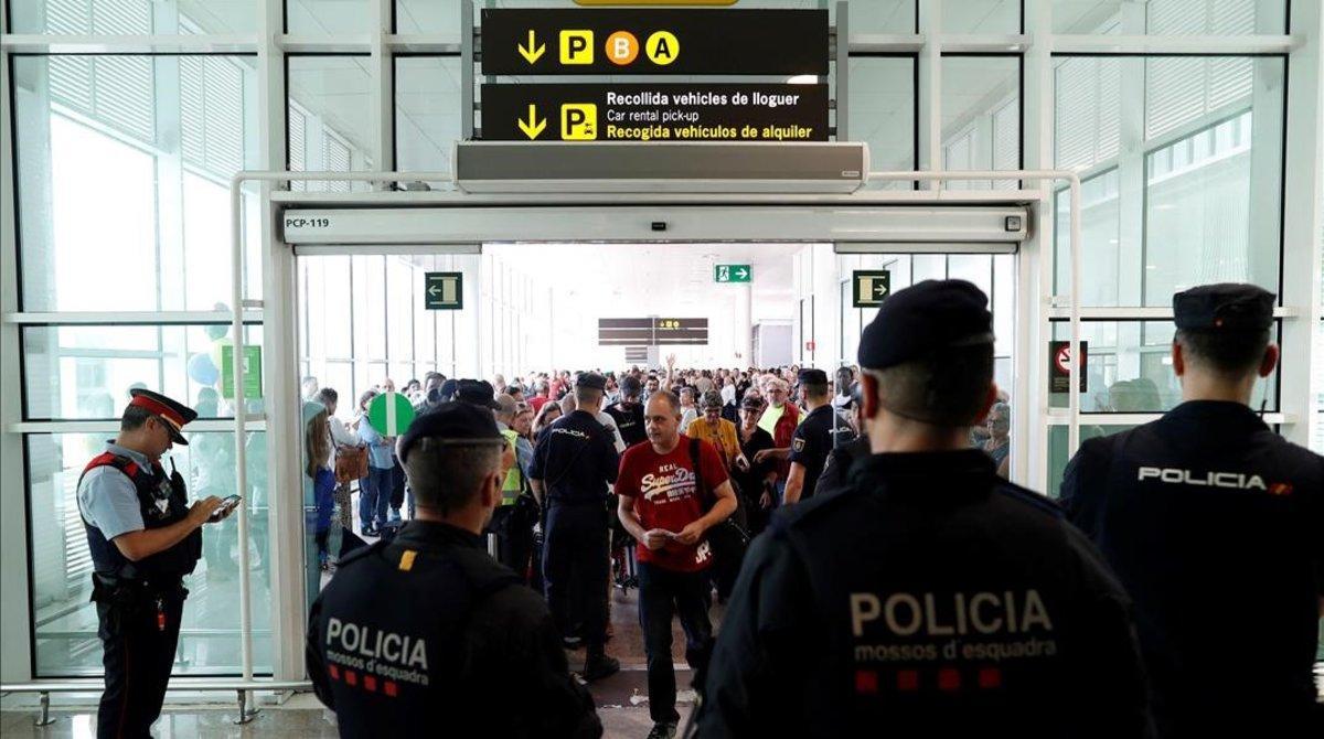 zentauroepp50397286 grafcat5053  barcelona  14 10 2019   agentes de los mossos d191014141203