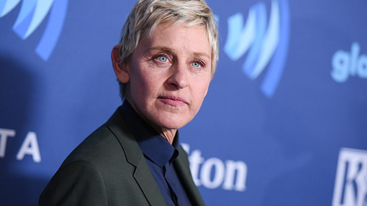 Ellen DeGeneres posando en un photocall
