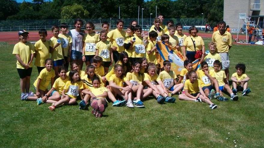 Equipos del Vila de Cangas en el Gallego de Clubes Benjamín, Alevín e Infantil.