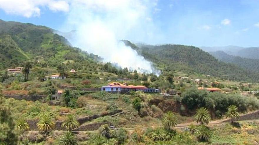 Declarado un incendio forestal en Santa Cruz de La Palma