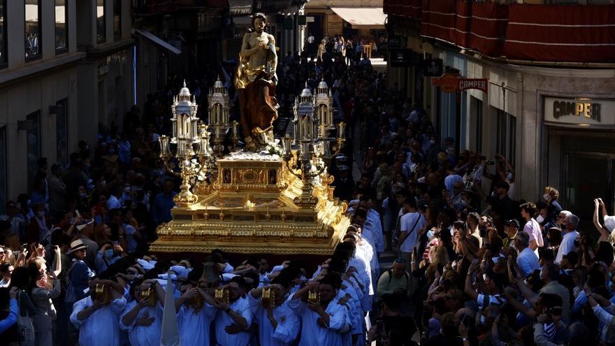 La procesión del Resucitado despide la Semana Santa que volvió a conquistar la calle