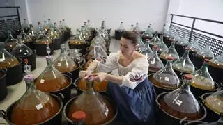 Vinagre con naranjas amargas: el sabor del Patio de los Naranjos sale a la venta en otoño