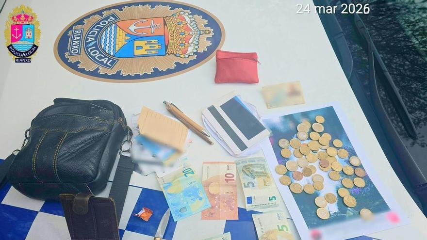 Investigan a dos acusados de estafar puerta a puerta en Rianxo pidiendo donativos para una entidad benéfica