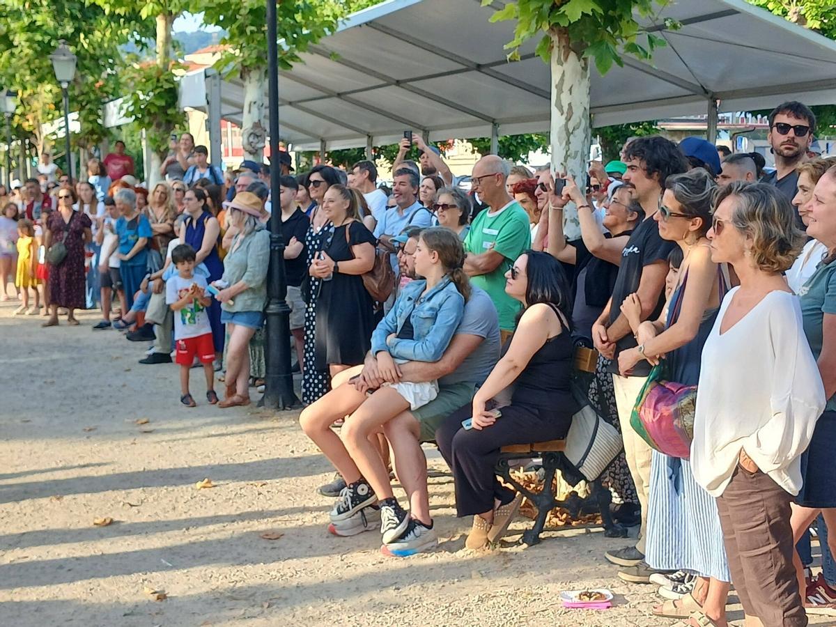 MOSTRA DE TEATRO TEATRO DE NINGURES EN ALAMEDA VELLA DE CANGAS