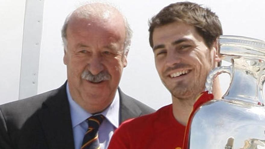 Casillas y del Bosque, con la Eurocopa.