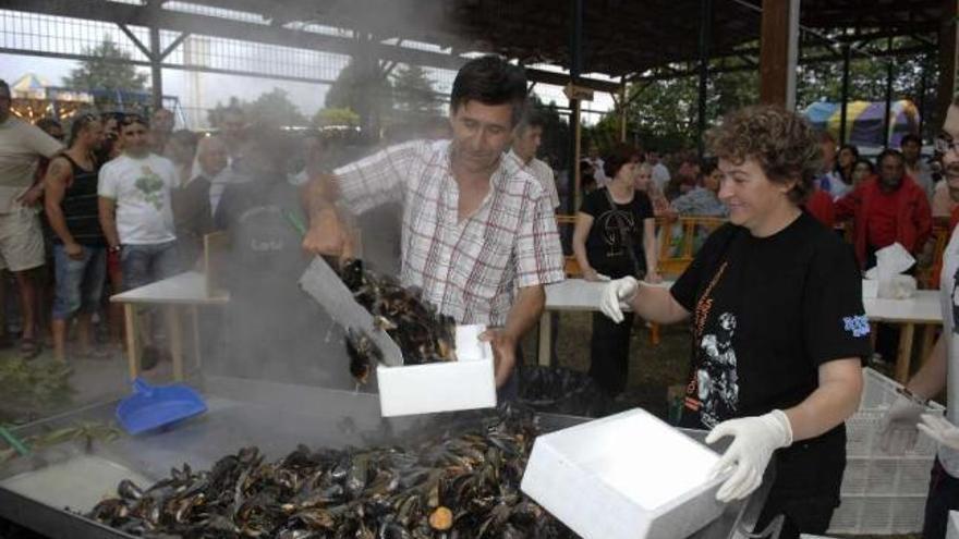 Imagen de una edición de la Festa do Mexillón de Lorbé. / fran martínez