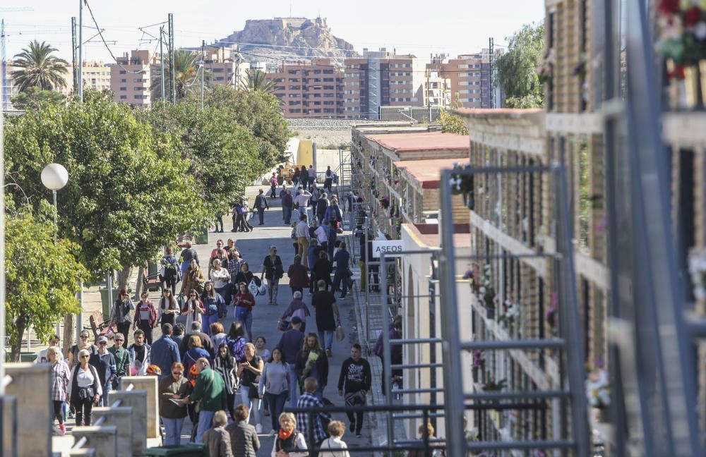 Lleno en el Cementerio de Alicante