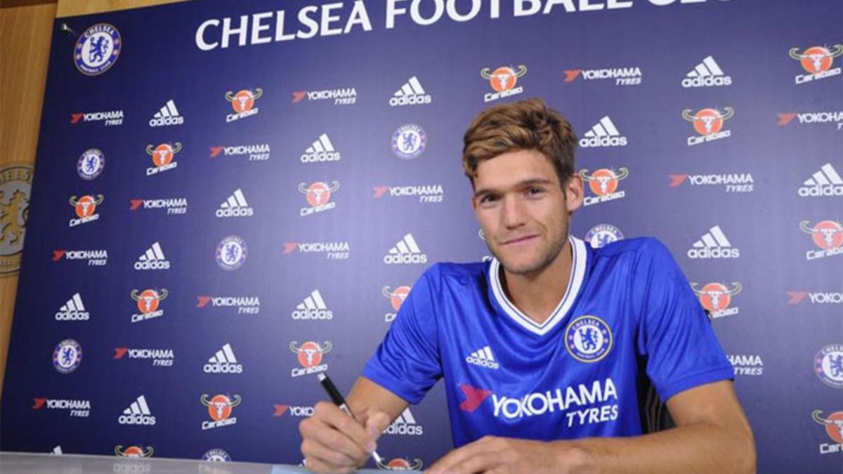 Marcos Alonso fichó por el Chelsea