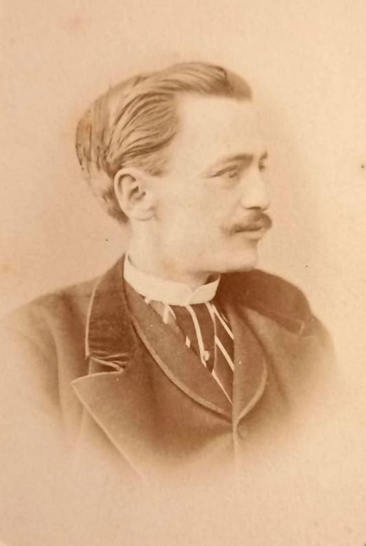 El ingeniero, en 1869, dos años después de terminar la carrera.