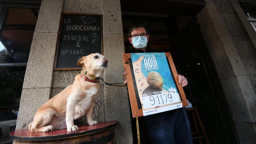 Claudio Massoni, dueño del bar La Bodeguilla de Caldas de Reis.