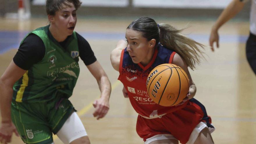 Nevena Dimitrijevic bota el balón ante el Arxil.