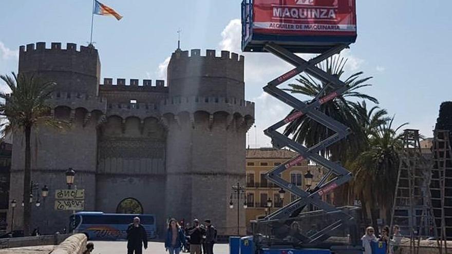 Spencer Tunick se instala en las Torres de Serranos