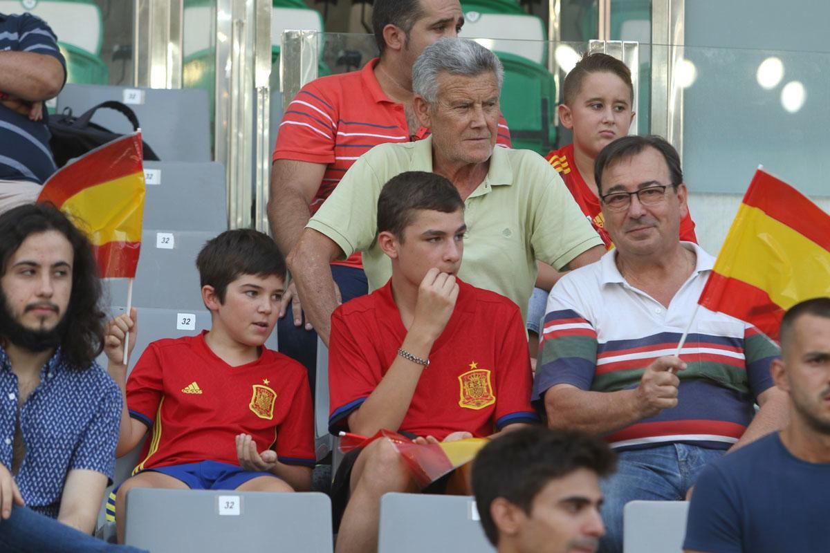 Aficionados en el encuentro de ‘La Rojita’