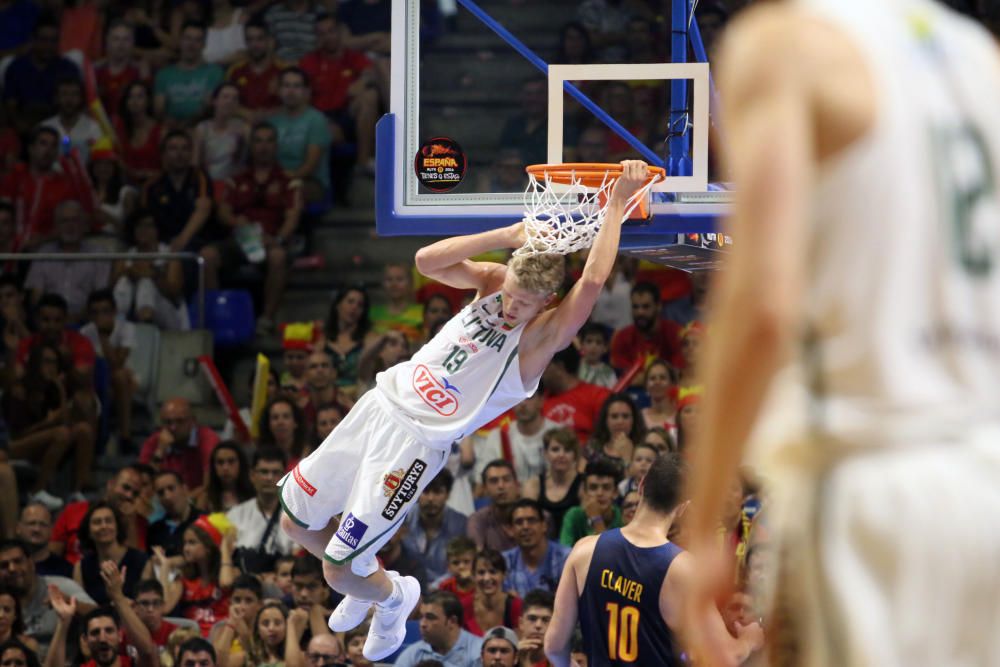 Fotos del España 76-78 Lituania, disputado en el Carpena