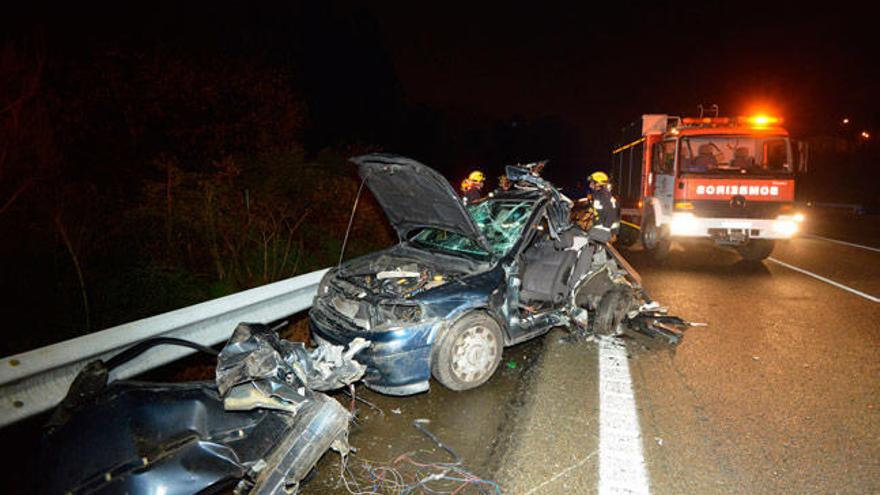 Estado en el que quedó el coche accidentado // G. SANTOS