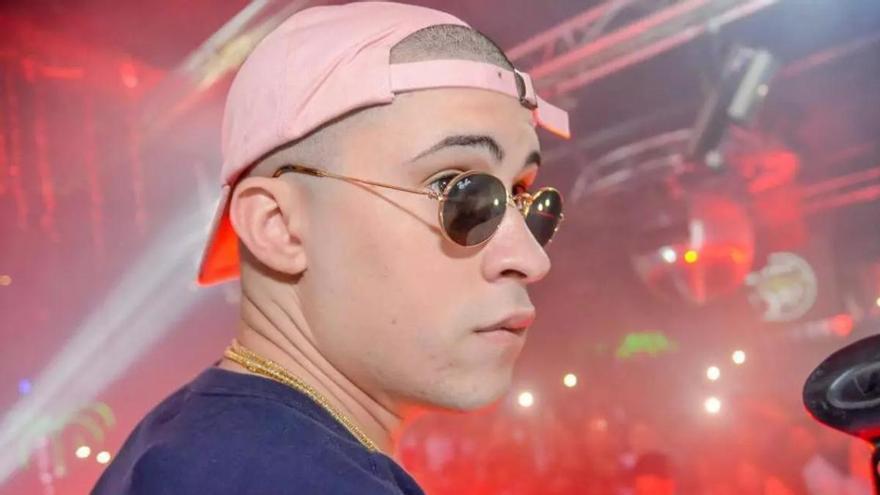 Antes de hacer historia en la Super Bowl, Bad Bunny actuó en las fiestas de Murcia: "El Conejo Malo viene a romper el Bando"