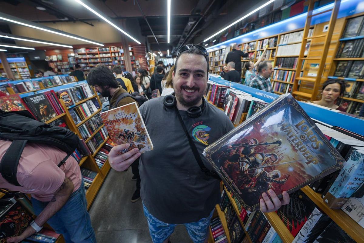 Un lector, en Gigamesh.