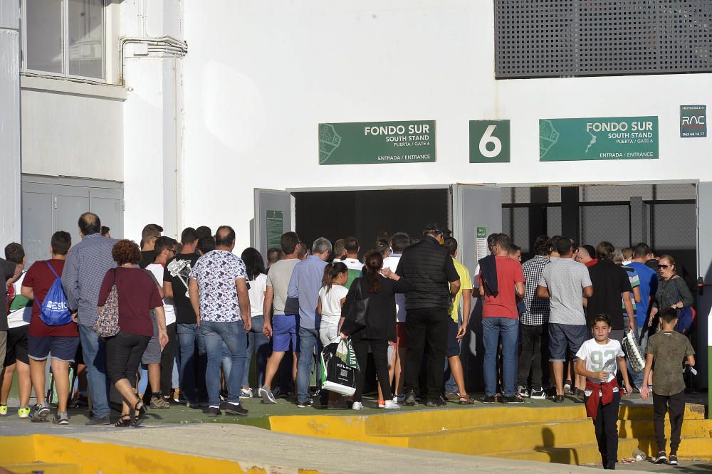 El Elche se muestra espeso y sin ideas ante el Alcoyano.