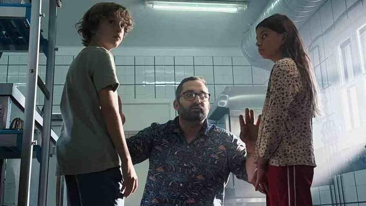 Marcos Cabotá, durante el rodaje con Dylan Torrell y Nika Laéna.