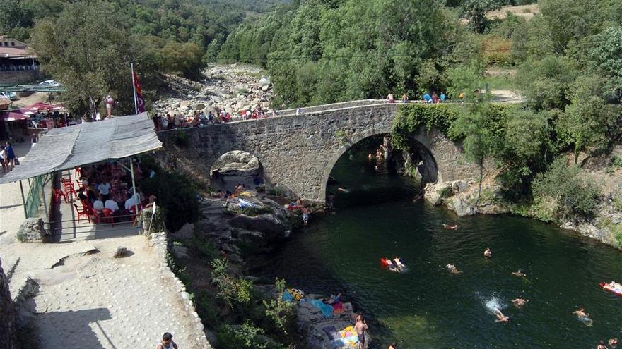 Las piscinas naturales de La Vera sí abrirán a los bañistas este verano