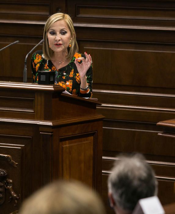 Pleno en el Parlamento de Canarias