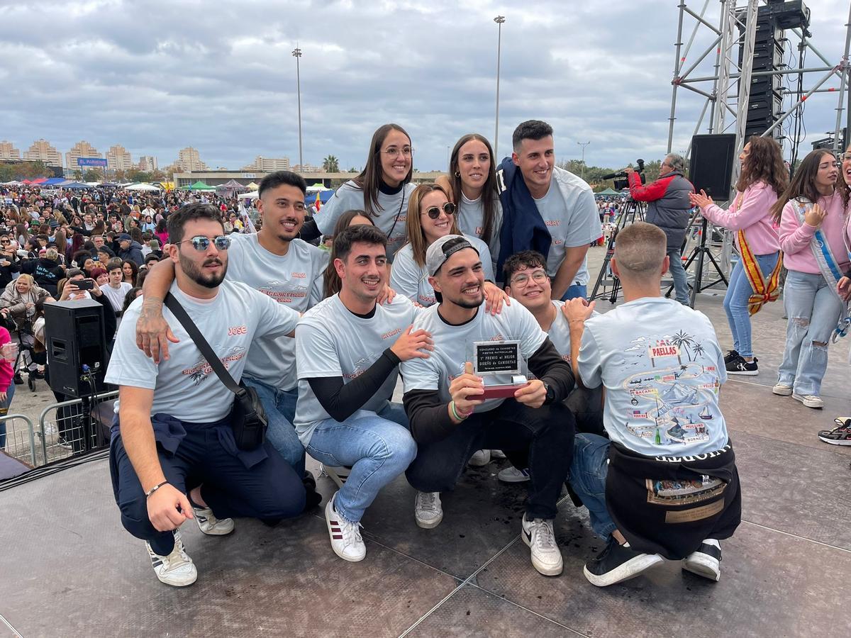 Uno de los grupos ganadores de los concursos de la jornada Uno de los grupos ganadores de los concursos de la jornada