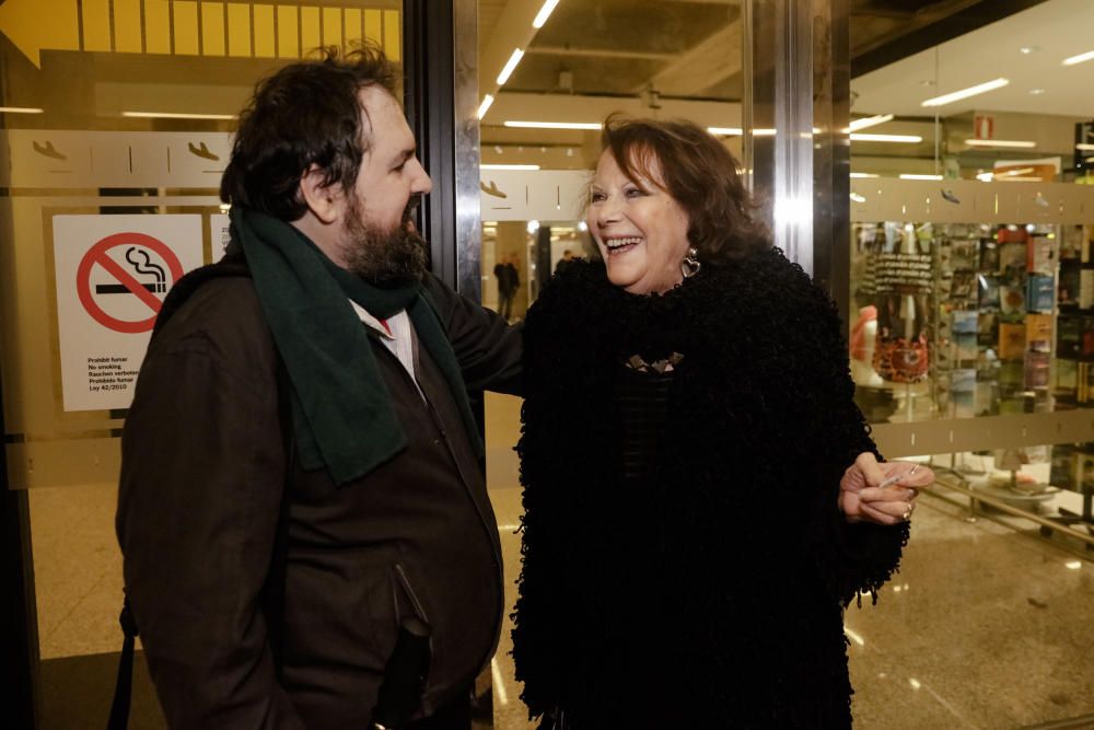 Claudia Cardinale llega al aeropuerto de Son Sant Joan