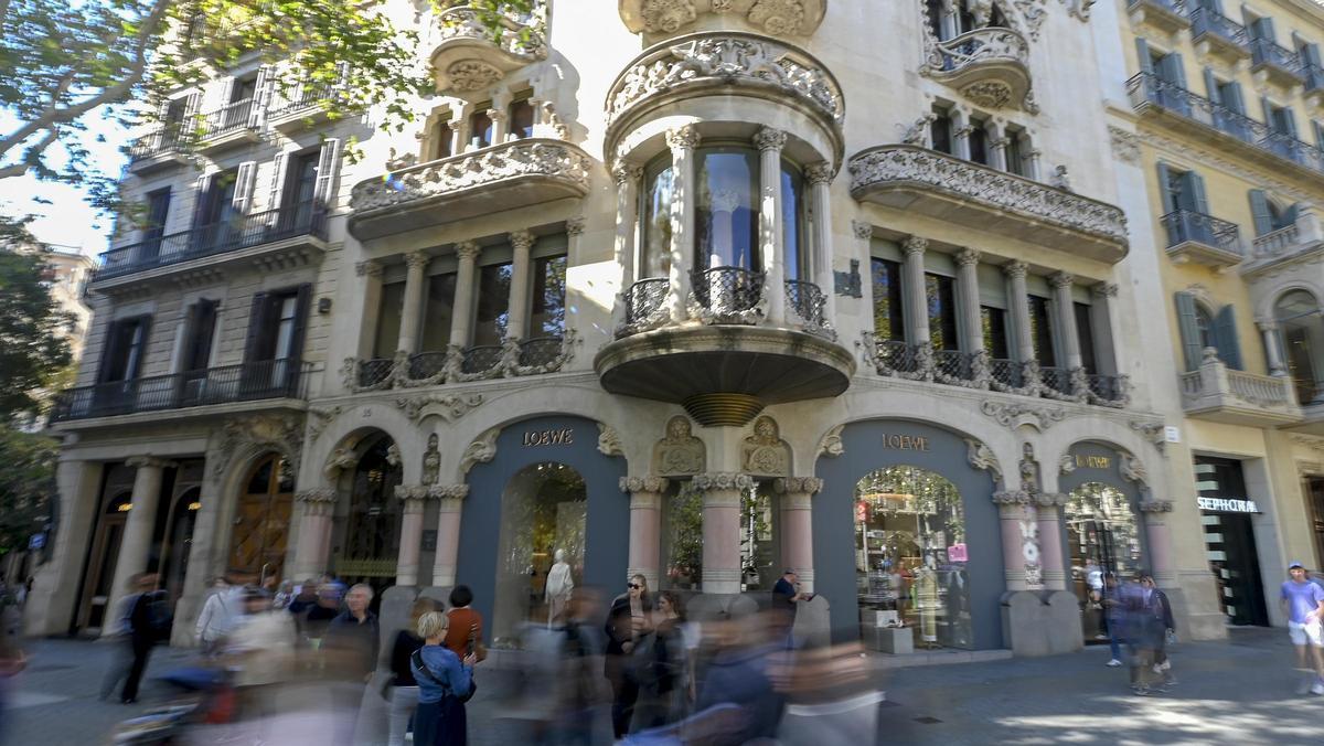 Exterior de la casa Lleó i Morera en el número 35 del paseo de Gràcia