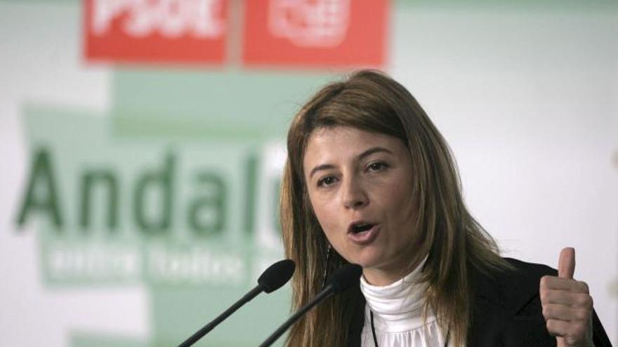 La ministra de Igualdad, Bibiana Aído, durante su intervención hoy en la Fiesta de la Primavera del PSOE de Chiclana de la Frontera, en la que participó también el vicesecretario general del PSOE-A, Luis Pizarro. EFE/ROMAN RIOS