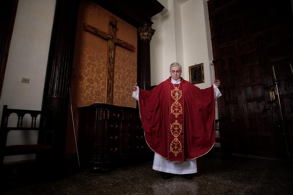 Domingo de Ramos | 05/04/2020 Celebración de misa en la Catedral de La Laguna.  | 05/04/2020 | Fotógrafo: María Pisaca Gámez