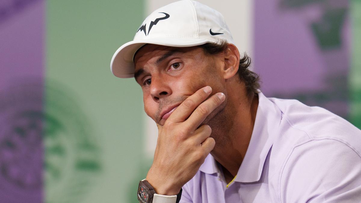 Rafael Nadal bei der Pressekonferenz, auf der er seinen Rücktritt vom Wimbledon-Halbfinale bekanntgab.