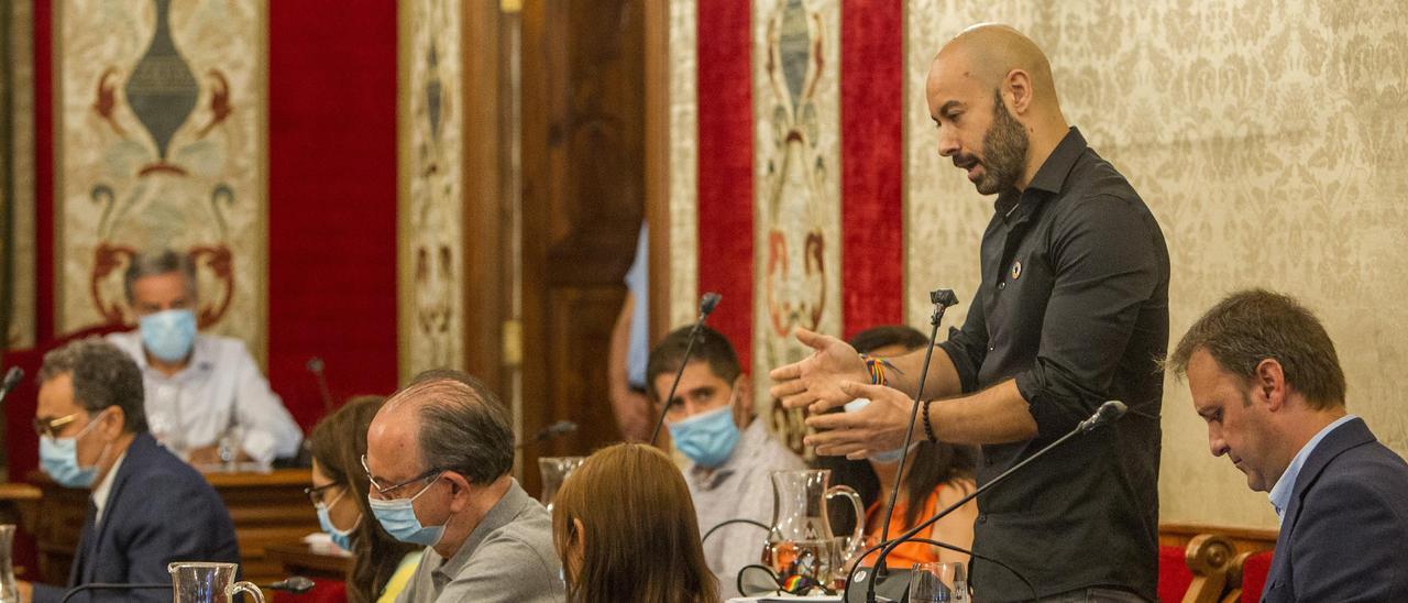 El portavoz municipal de Unidas Podemos, Xavier López, durante un pleno