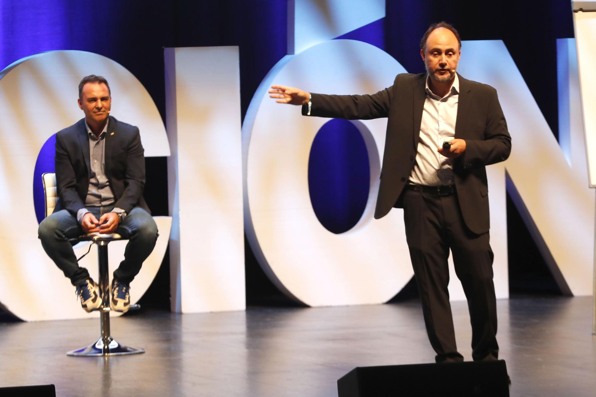 Antonio Rial Boubeta y Alexandre García Caballero protagonizaron la primera ponencia