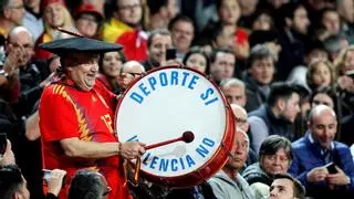 Muere Manolo el del Bombo, icónico apasionado de selección española