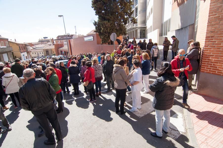 Cuarto día de concentración ante el Hospital.