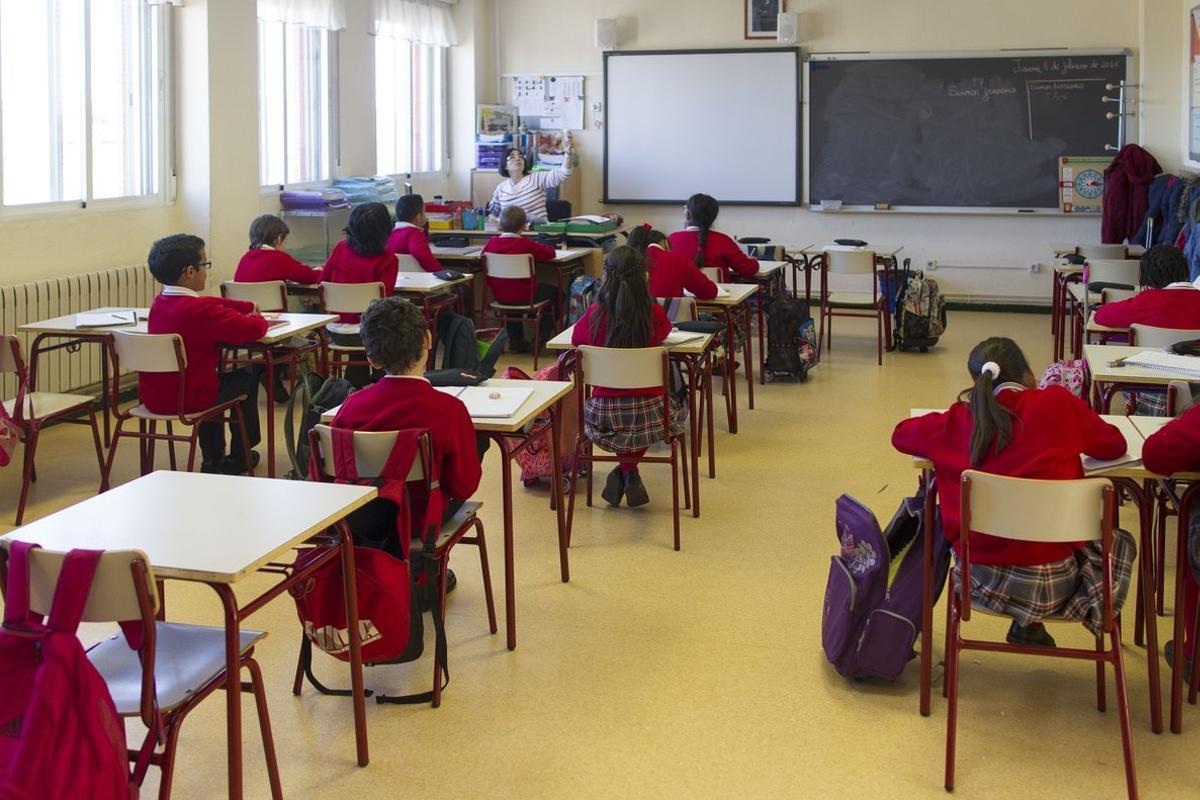 04/02/2016 Colegio, escuela, aula, primaria, clase, niño, niña, niños, estudiando, estudiar, escribir, escribiendo, deberes, profesor, profesora, profesores 04/02/2016 Colegio, escuela, aula, primaria, clase, niño, niña, niños, estudiando, estudiar, escribir, escribiendo, deberes, profesor, profesora, profesores