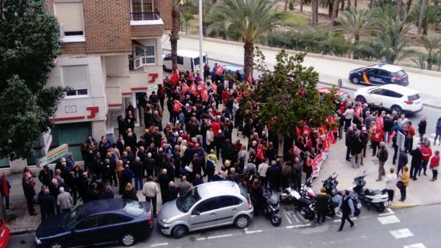 La protesta de pensionistas en Elche.