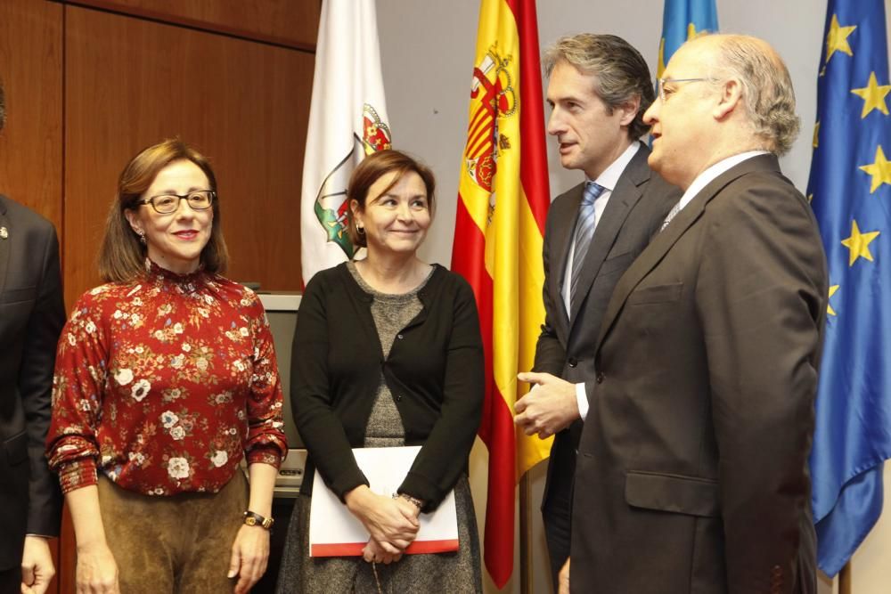 Visita a Gijón del Ministro de Fomento, Íñigo de la Serna