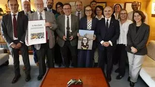 La Facultad de Economía se ofrece para "generar más riqueza y futuro" en la entrega del "Asturiano del mes"