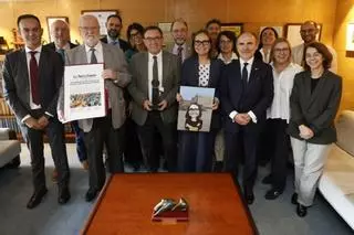 VÍDEO: La Facultad de Economía y Empresa de la Universidad de Oviedo recibe el premio "Asturiano del Mes" de LA NUEVA ESPAÑA