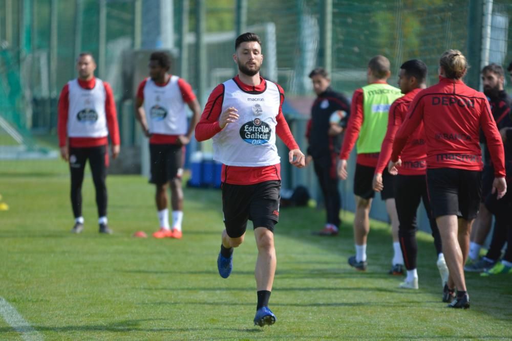 Los jugadores se entrenan en una nueva sesión a las órdenes de José Luis Martí en las instalaciones de la ciudad deportiva de Abegondo.