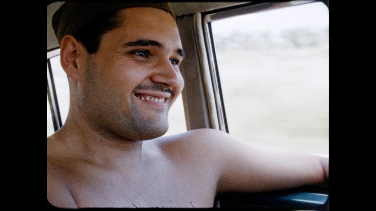 Un Waldo veinteañero y sonriente, en una imagen del documental.