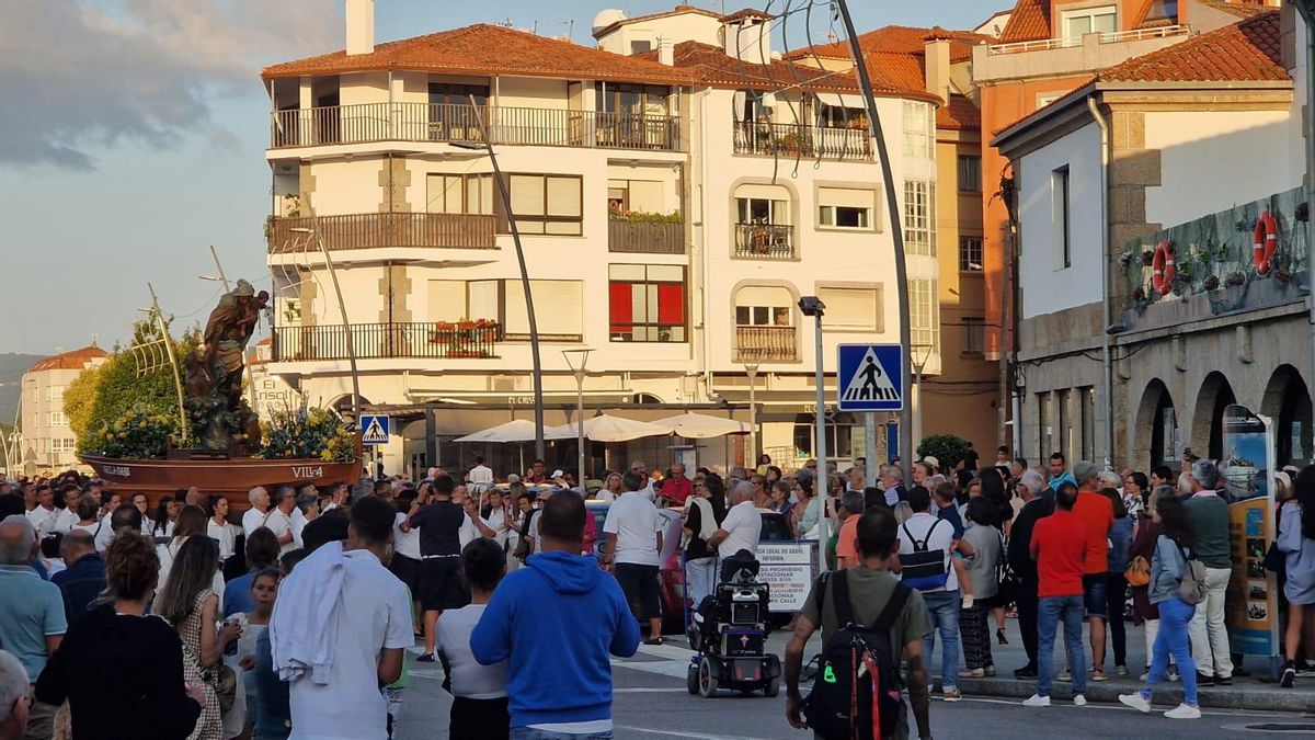 La procesión por las calles de O Grove.