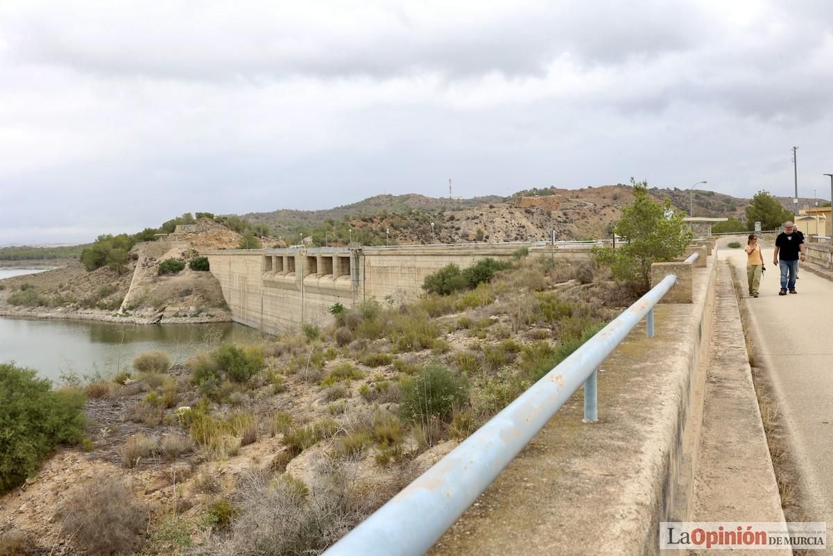 Obras de rehabilitación de la Casa del Agua junto al embalse de Santomera.