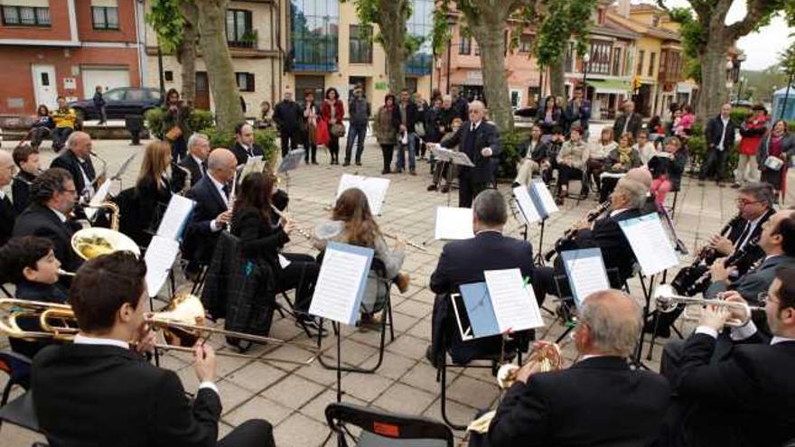 Animación musical en el Campu de La Guía, ayer.