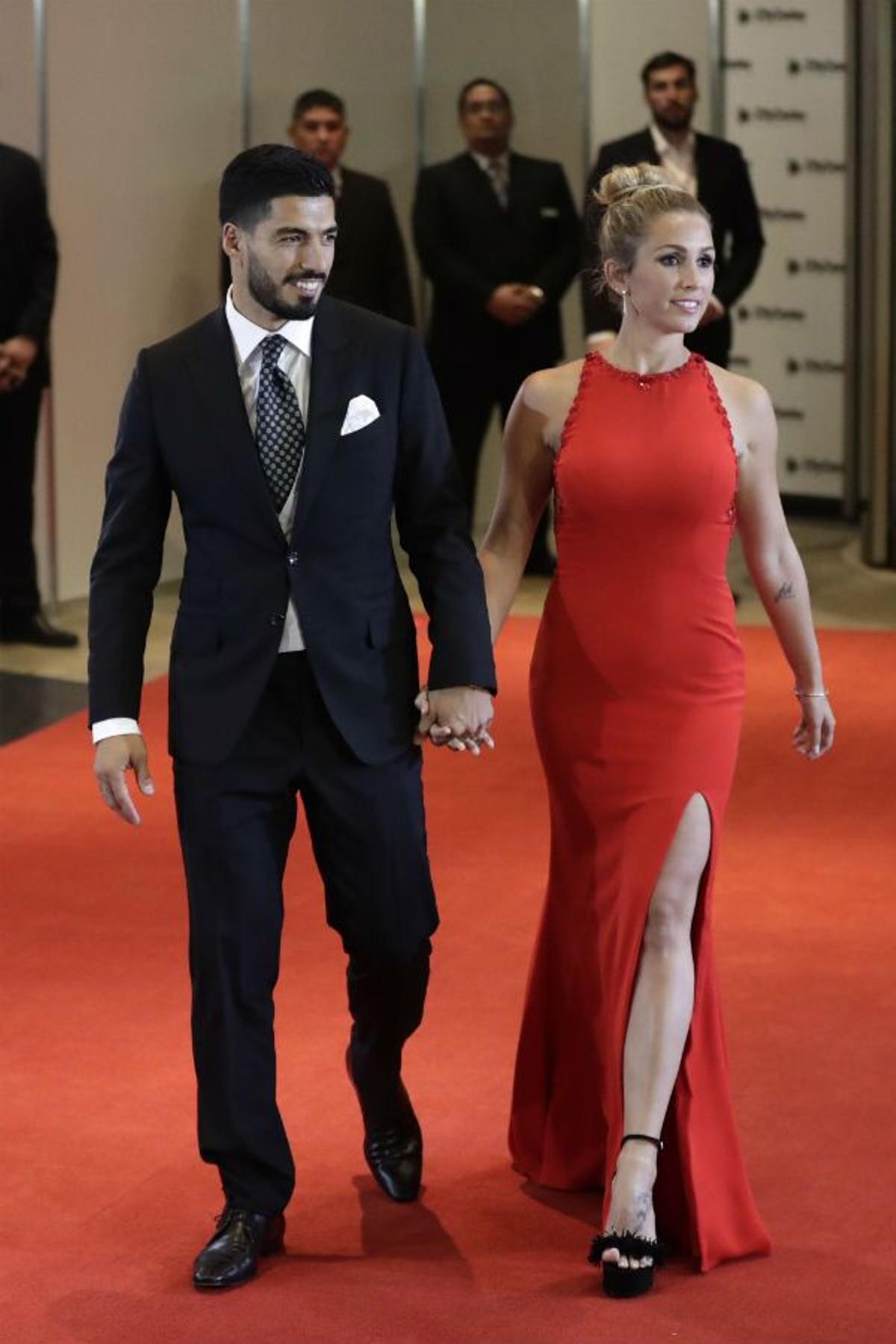 Luis Suarez y Sofia Balbi en la boda de Messi y Antonella