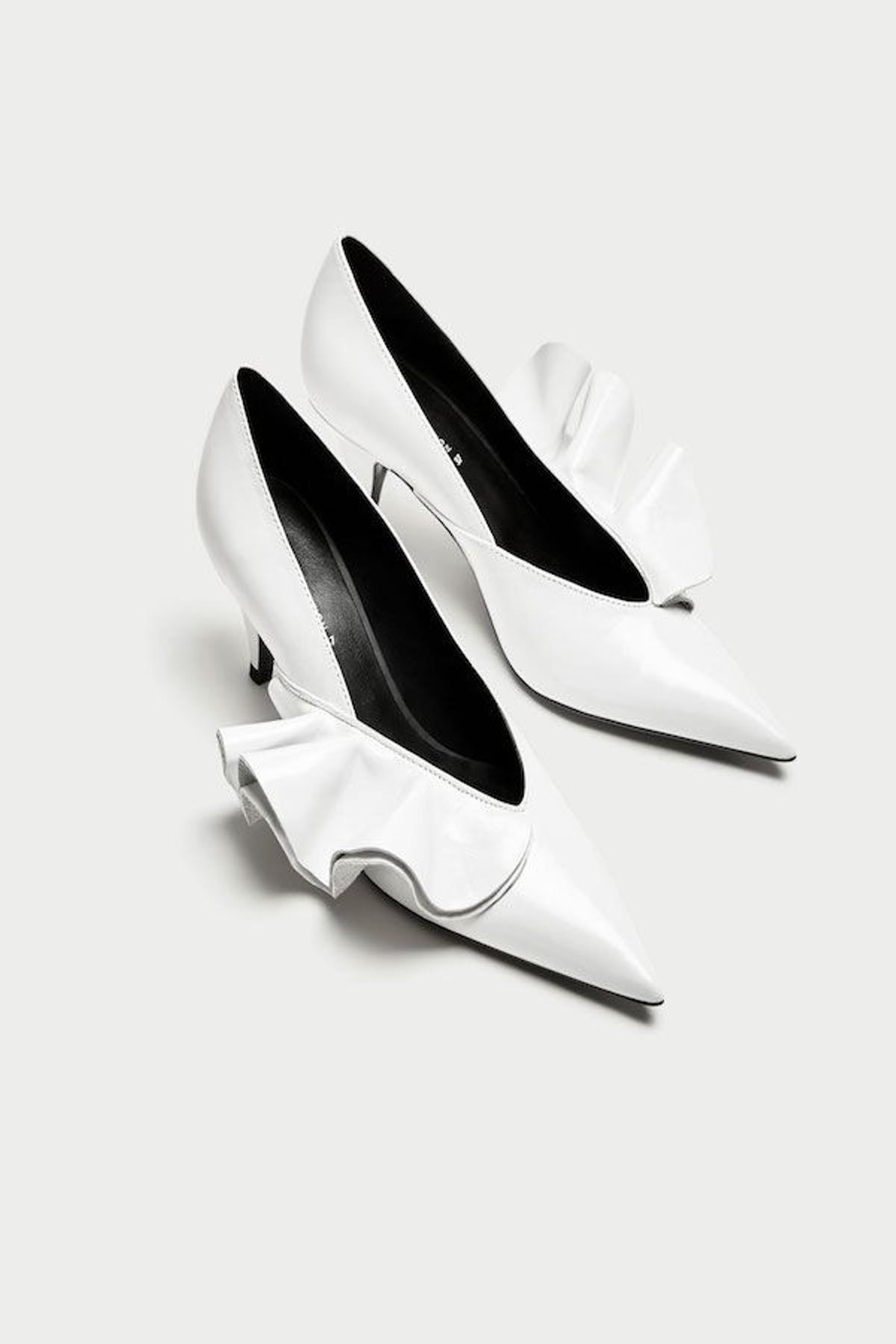 Zapatos blancos: los 'stilettos' con volantes