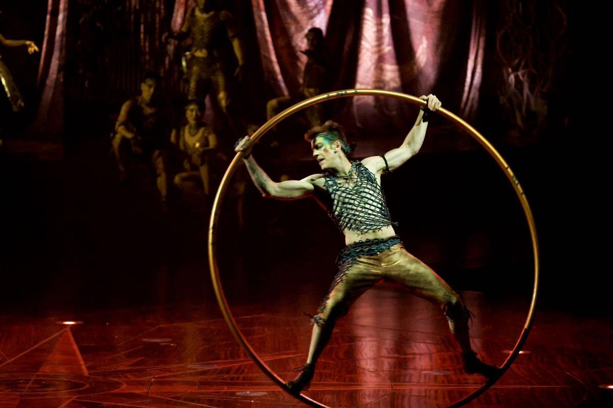 El Circo del Sol inaugura su renovada 'Alegria' en València